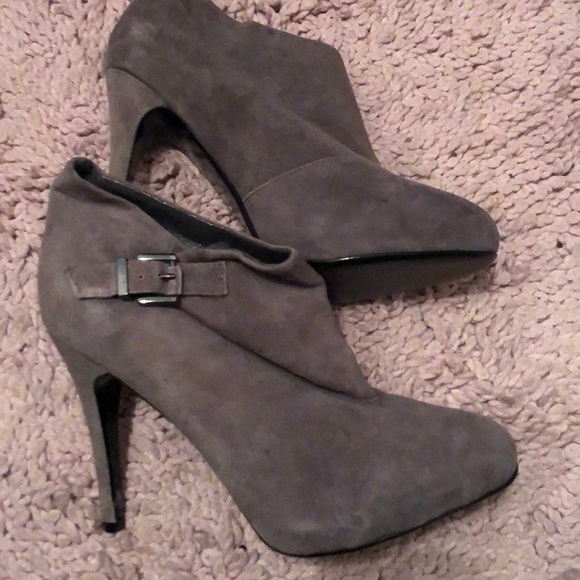 New sexy Colin Stuart Booties Gray 8.5 buckle - Picture 2 of 4